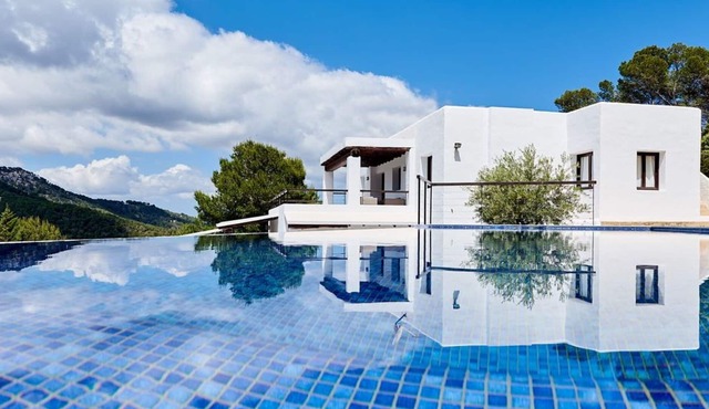 Villa in Es Cubells with 6 bedrooms sleeps 12