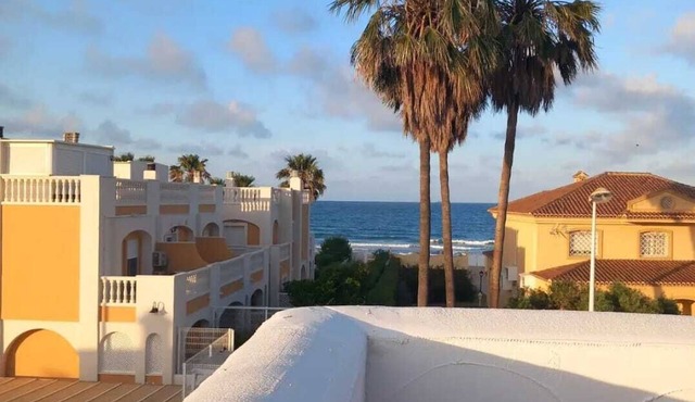 Villa in front of the bay of Cullera