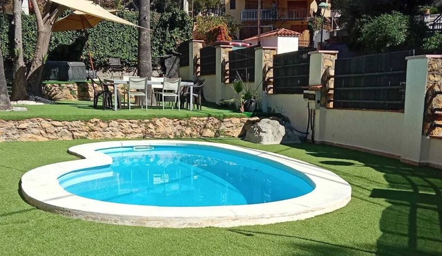 Villa 'La Mora and Pool Oasis' with Sea View, Wi-Fi and Air Conditioning
