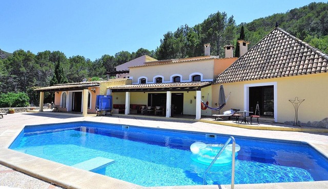 Villa LA PERLA NEGRA- Finca con piscina privada en Andratx. Familias. Ping Pong by Interhome