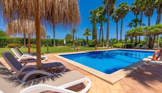 Villa 'Mil Flores, Purer Luxus' with Mountain View, Wi-Fi and Air Conditioning