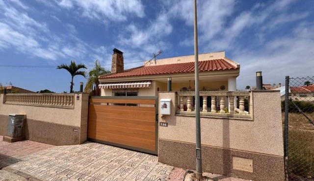 Villa No. 7 with guest house
