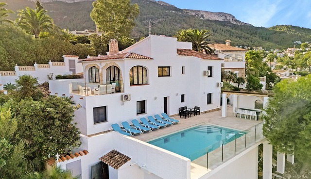 Villa 'Papagayo' with Private Pool, Wi-Fi and Air Conditioning