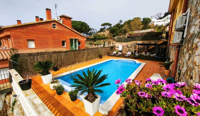 Villa with a private pool, 25 minutes from Barcelona (Vallromanes), near the F1 circuit