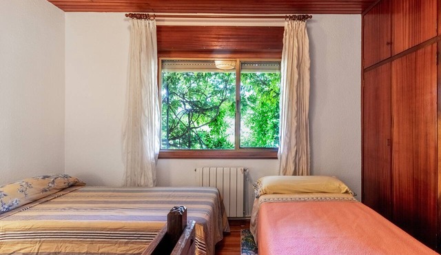 Villa with Large Garden and Pool in La Cavada