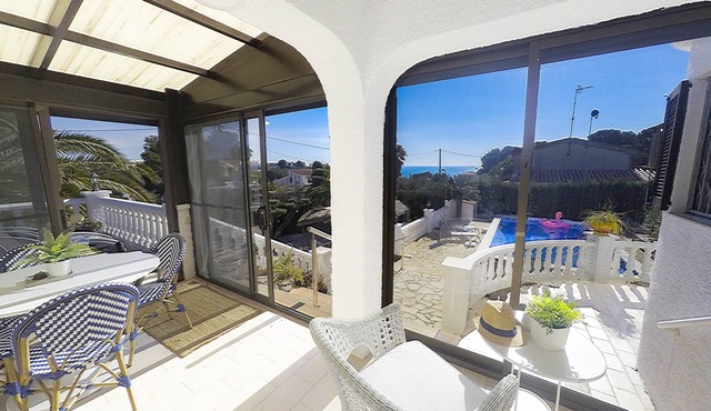 Villa with private pool and sea views
