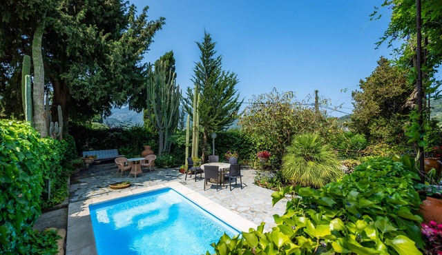 Villa with swimming pool in the idyllic Sóller valley in Fornalutx