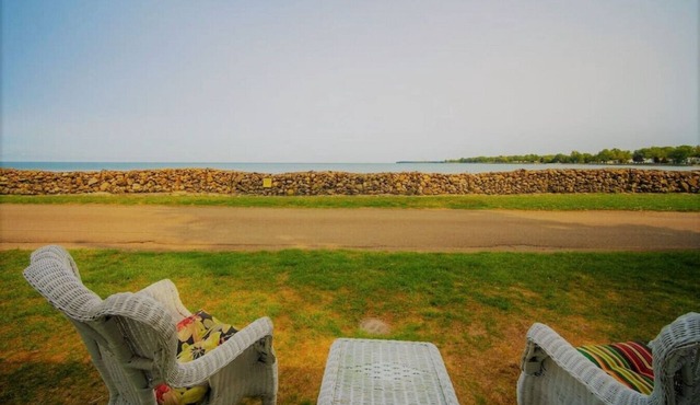 Vintage Lakefront Home in Historic Van Buren Point in Van Buren Point