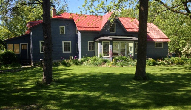 Waterfront Century Home with heated swimming pool Sleeps 10 . P.E.C in Prince Edward