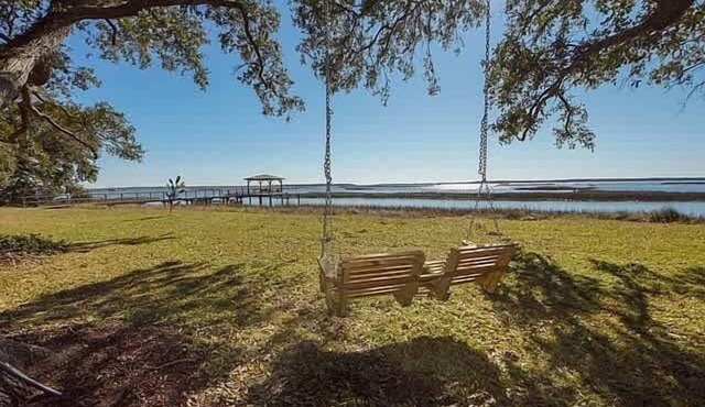Waterfront Gem in the heart of James Island! in Charleston
