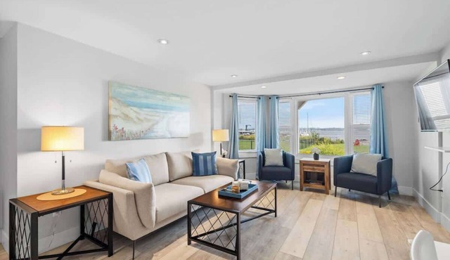 Waterfront Posh King Studio Suite Downtown Ch'town in Charlottetown