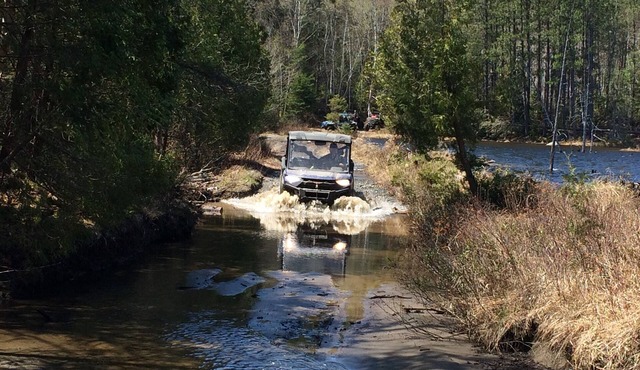 We are an off grid resort with peace and tranquillity. Pet friendly. in River Valley