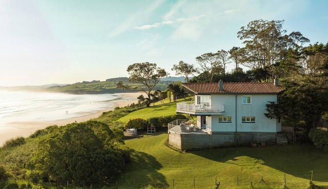 Wishome—A Fairytale House with Private Access to Oyambre Beach, Comillas