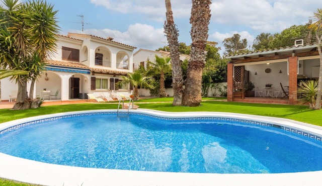 Wonderful private villa for 6 people with WIFI, private pool, TV and terrace