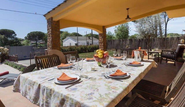 Wonderful private villa for 6 people with private pool, WIFI, TV, balcony and pets allowed
