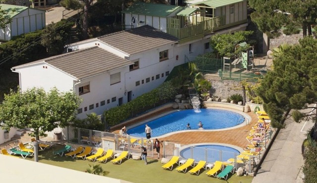 ZEcamping 3 étoiles animé 200m plage piscine locatif TV BBQ clim 35m2