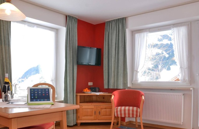 Apartment - 1 bedroom with shower / WC "6" - Gästehaus Sonnenhof - Family Birschel in Mittelberg
