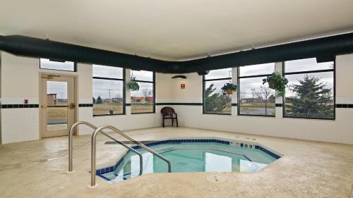 Holiday Inn Express Hotel Fort Atkinson Ihg 