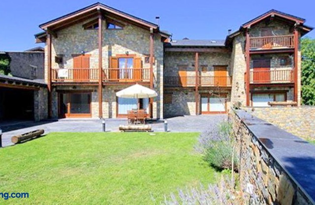 House with 4 bedrooms in Bellver de Cerdanya with wonderful mountain view enclosed garden and WiFi
