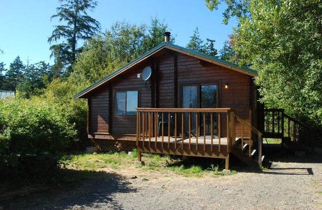 La Conner Camping Resort Wheelchair Accessible Cabin 16 in La Conner