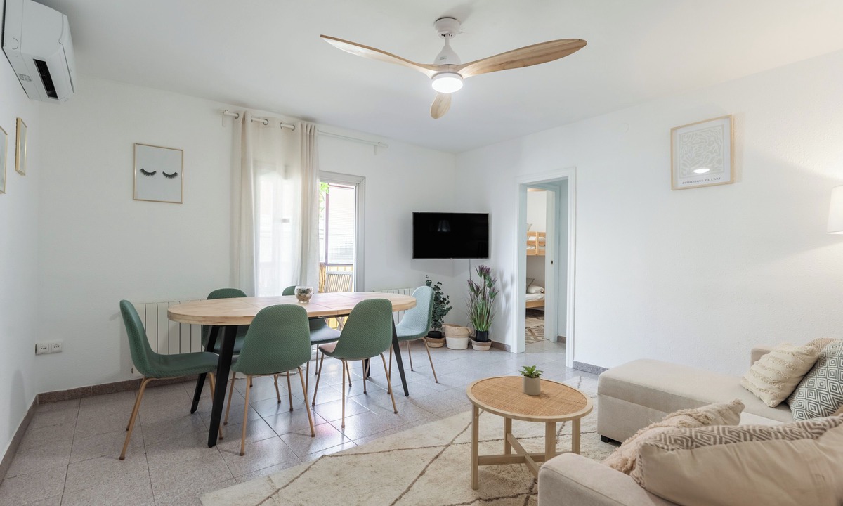 Cornella de Llobregat Apartment | Feel Welcome Barcelona 10