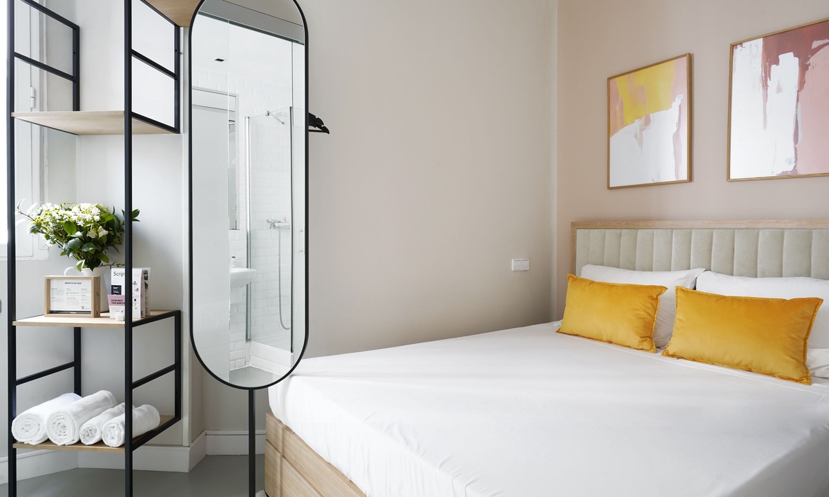 Cortes House | Numa Madrid Script