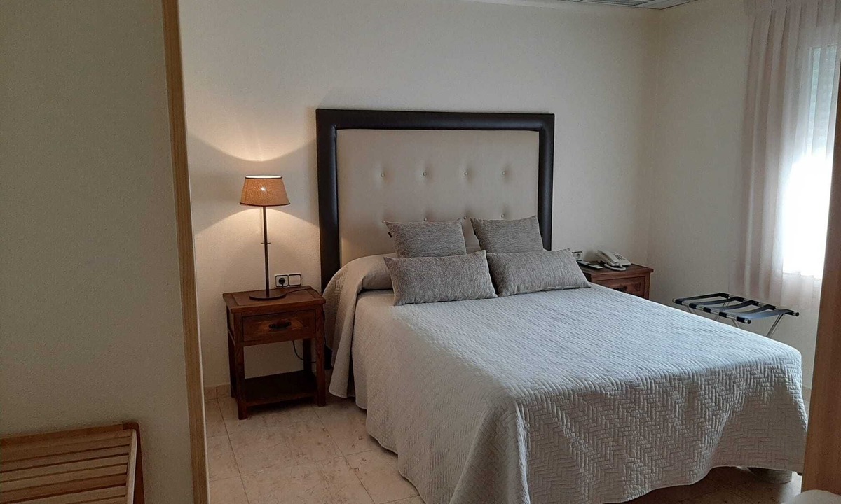 Almoradi Hostel | Hostal El Retiro
