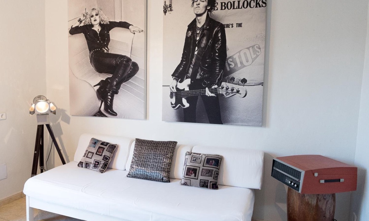 Sant Antoni de Portmany Hostel | Pikes Ibiza - Adults Only