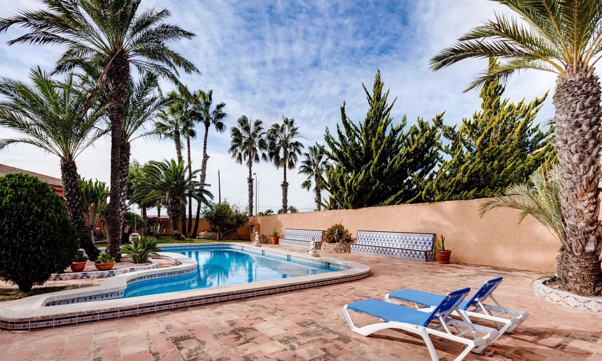 El Chaparral Apartment | Homerez - Villa in Torrevieja
