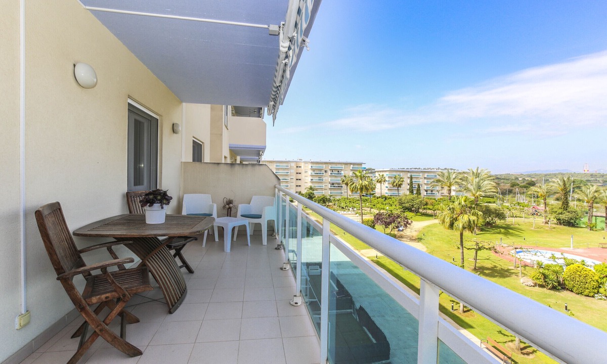 La Pineda Apartment | LOS JUNCOS HomeStay by Turismar