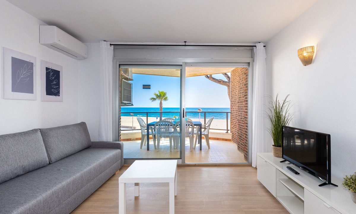 Vilafortuny Apartment | Spacious beachfront apartment perfect for families - UHC MEXICO150