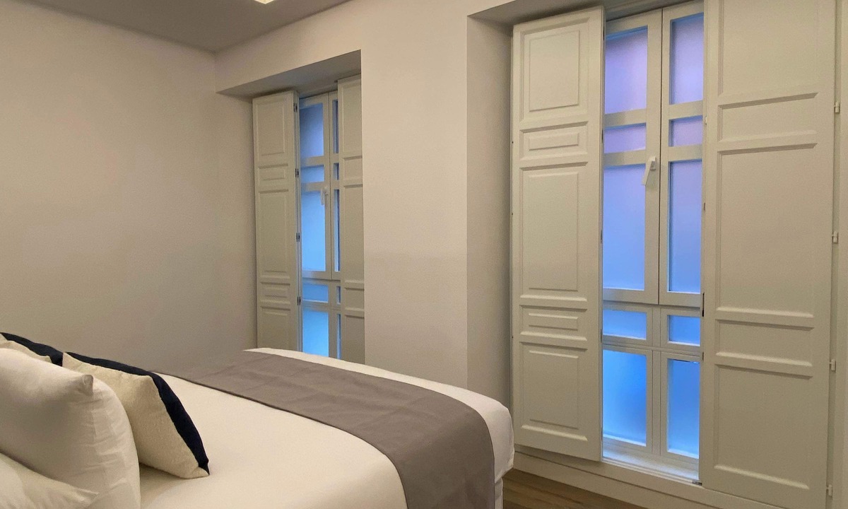 Malasana Apartment | w* | Trendy & Bright 1BR Stay in Chueca