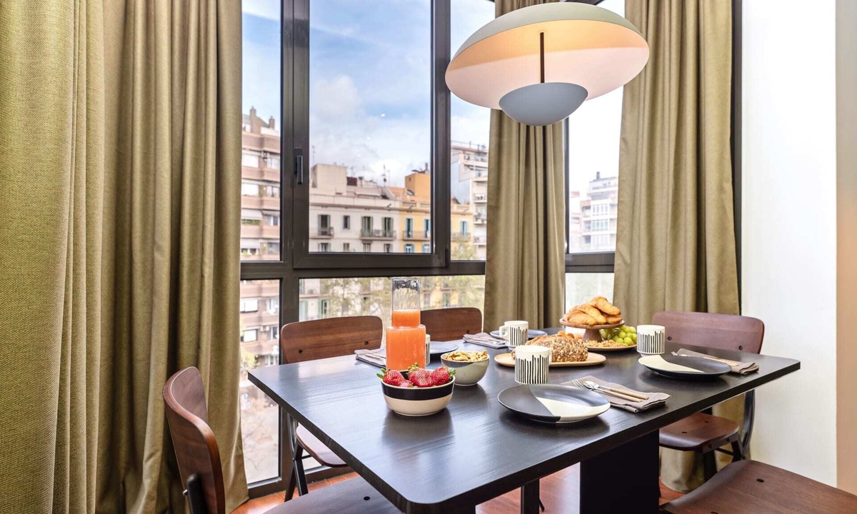 Esquerra de l'Eixample Apartment | Sweett | Roma 6A - Three Bedroom Apartment, Sleeps 6