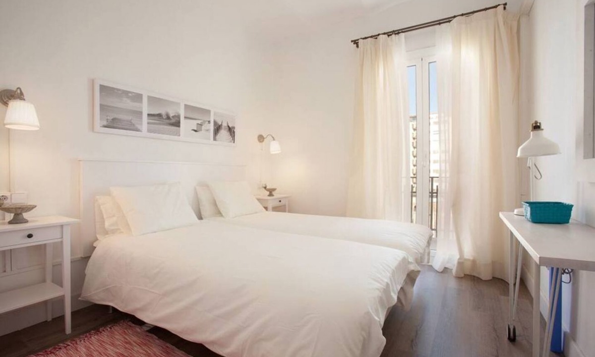 El Parc i la Llacuna del Poblenou Apartment | Welcome to our cozy apartment in Poblenou! You will love it because it's location, close to all the main interesting places in Barcelona and at the same time, away from the noise of the city.
