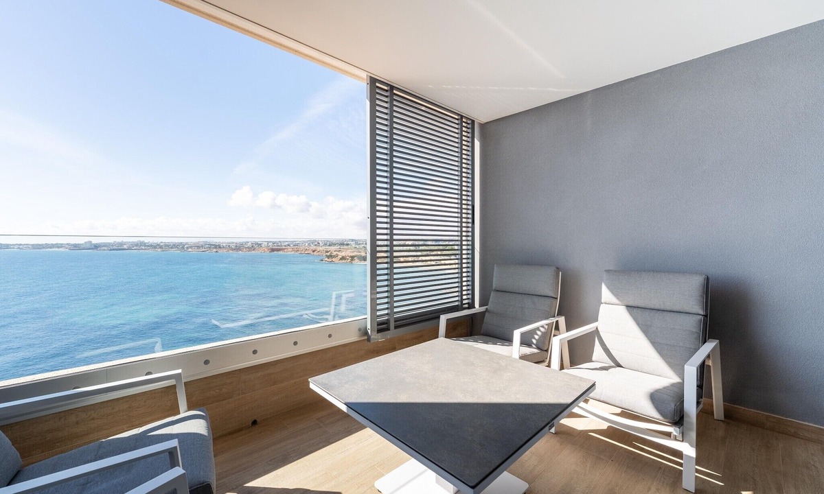 Punta Prima Apartment | Modern Coastal Gem, Torrevieja
