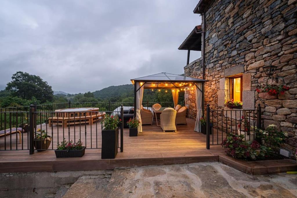 Quintana Ski Chalet | Casa Rústica en la Finca Ecológica San Félix