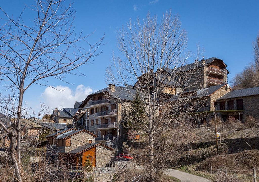 Photo of Buildings in Roni