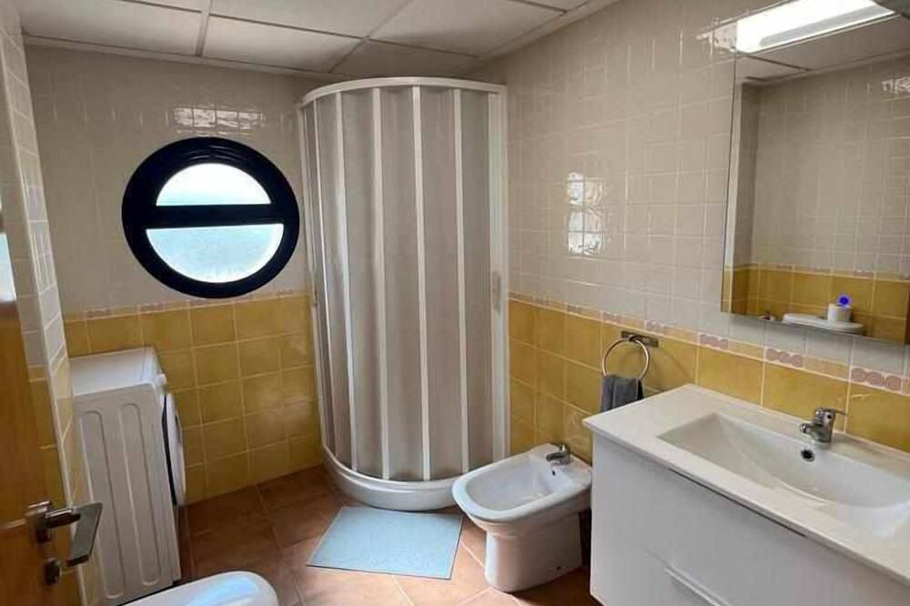 Photo of Bathroom in Los Geraeos