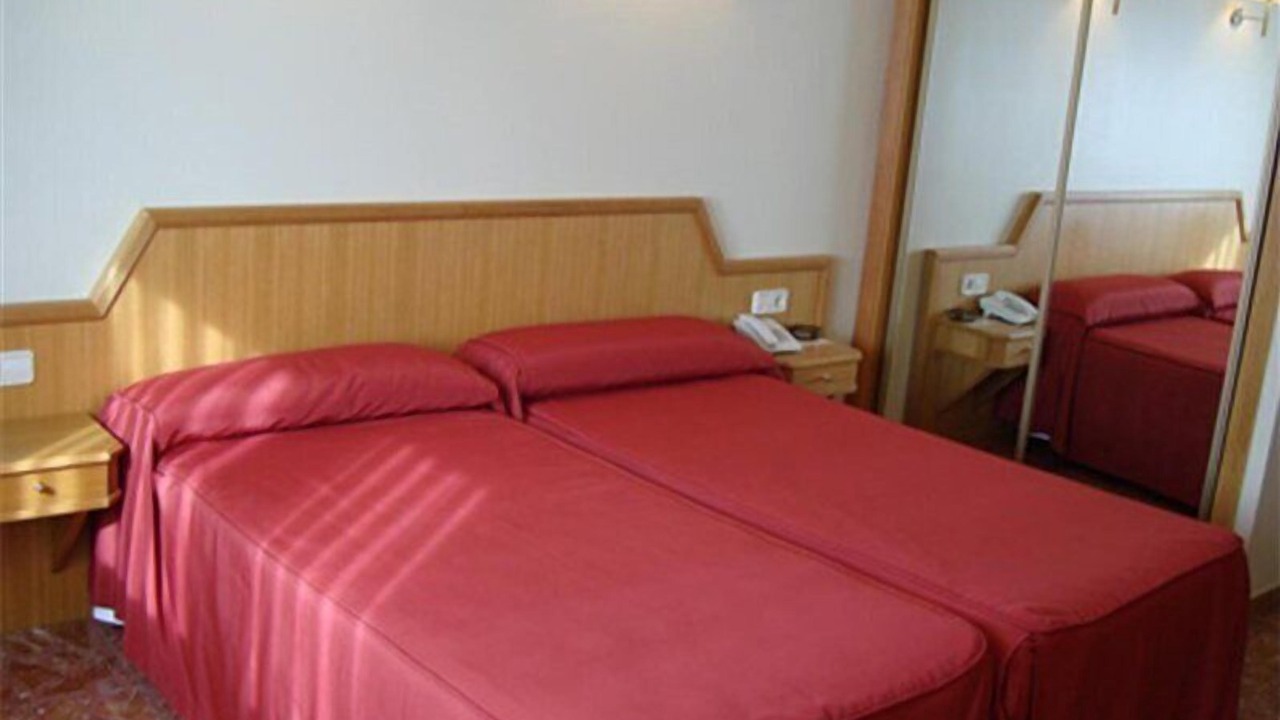 Photo of Bedroom in La Puebla de Alfinden