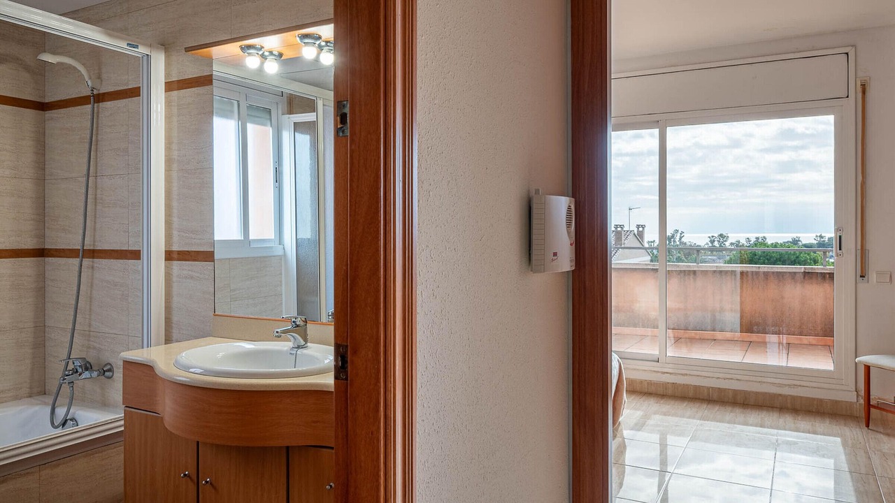 Photo of Bathroom in Creixell