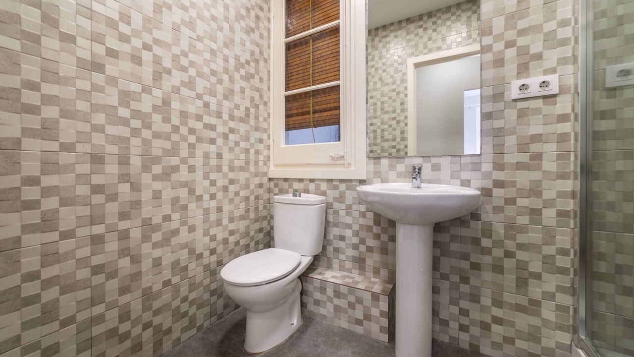 Photo of Bathroom in El Poble-sec