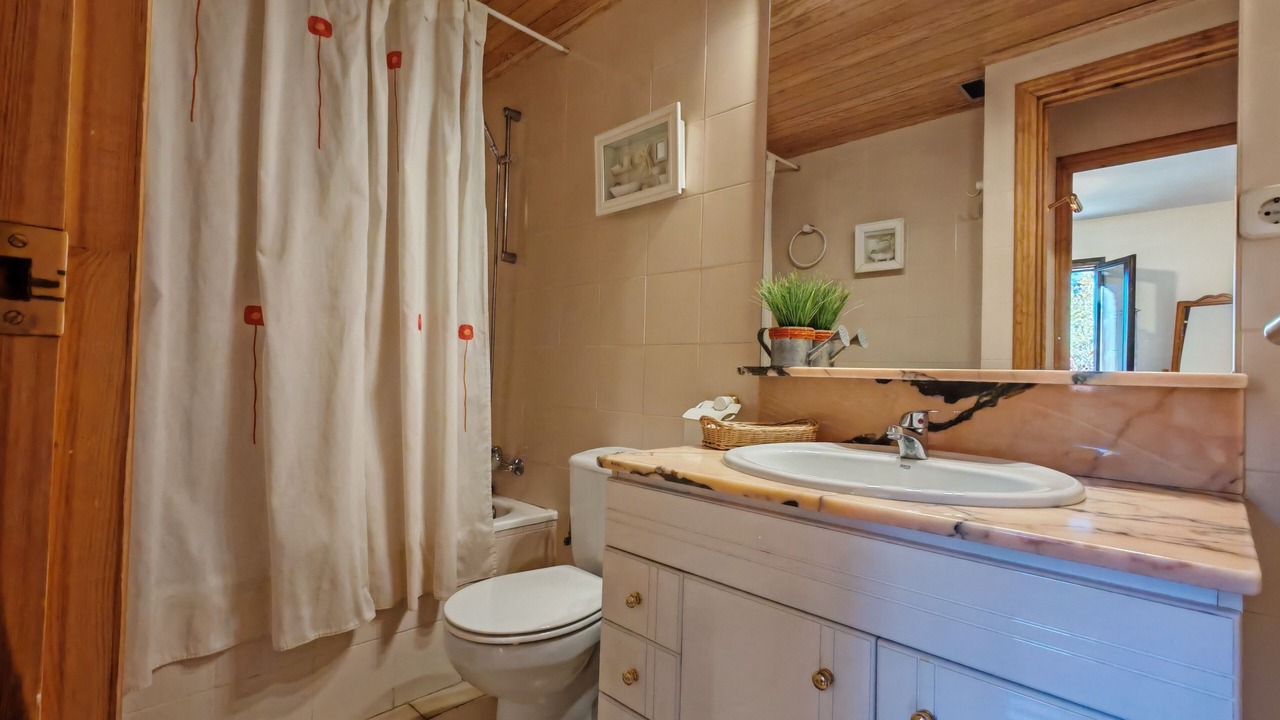 Photo of Bathroom in Taull