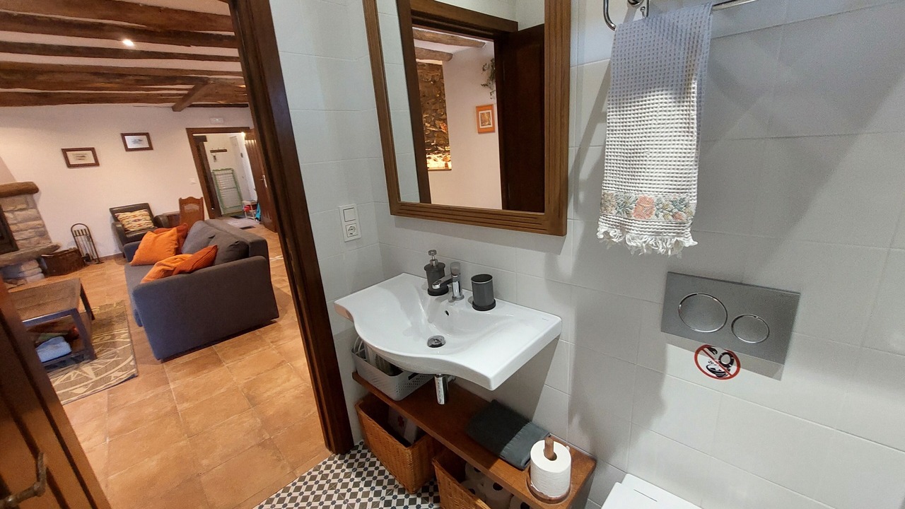 Photo of Bathroom in Aia