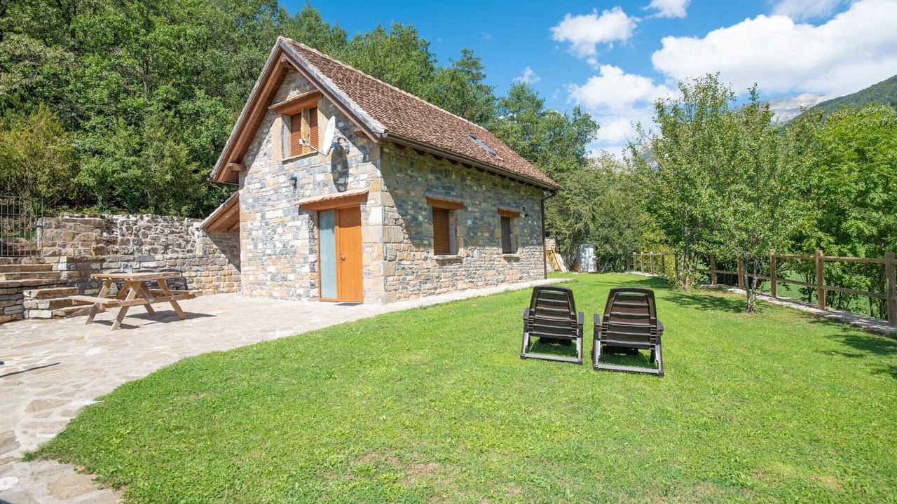 Photo of Outdoor in Hecho