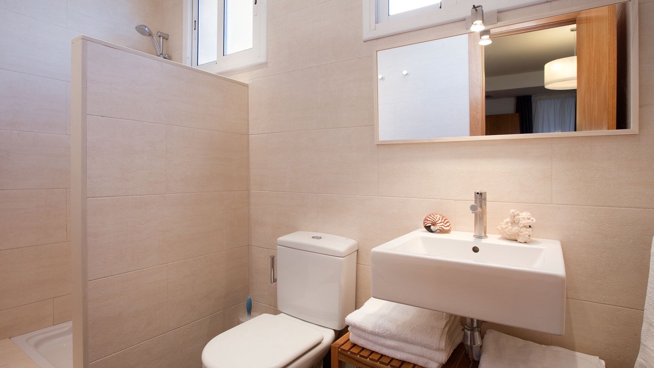 Photo of Bathroom in El Camp de l'Arpa del Clot