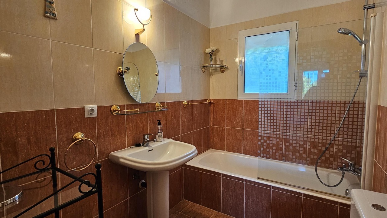 Photo of Bathroom in Pego