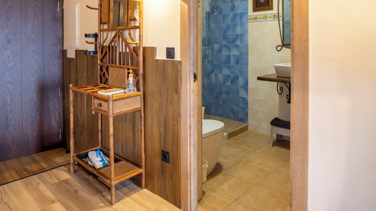 Photo of Bathroom in Aia