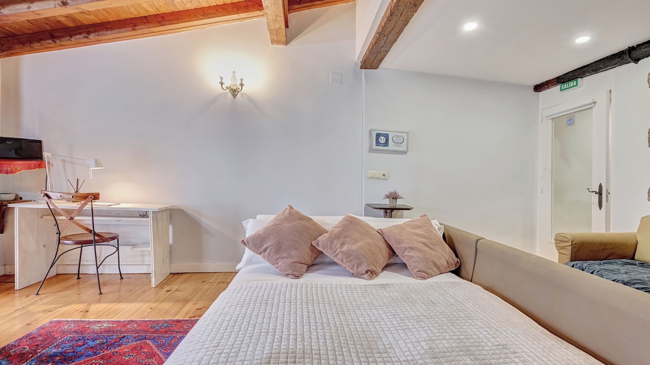 Photo of Bedroom in Pamplona City Centre