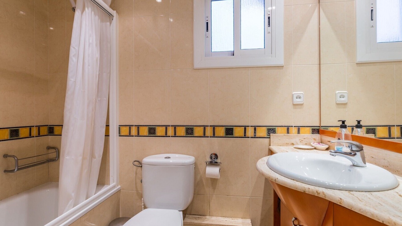 Photo of Bathroom in El Poble-sec