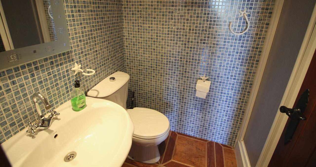 Photo of Bathroom in Enguidanos